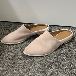 Kelsi Dagger pink and cream size 9 suede like flat mules